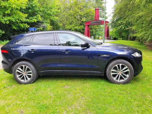 Jaguar F Pace