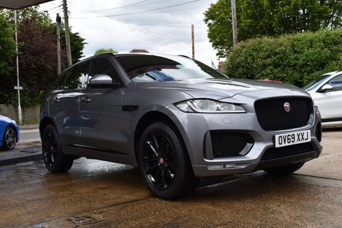 Jaguar F Pace