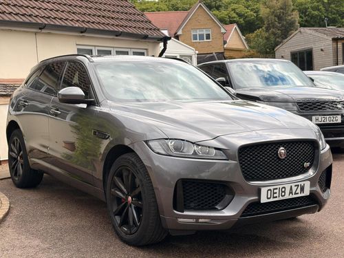 Jaguar F Pace