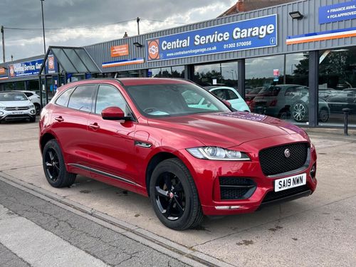 Jaguar F Pace