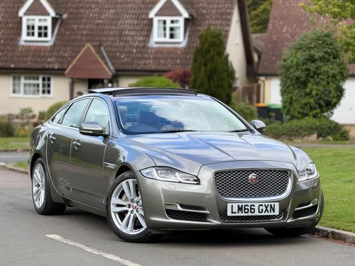 Jaguar XJ