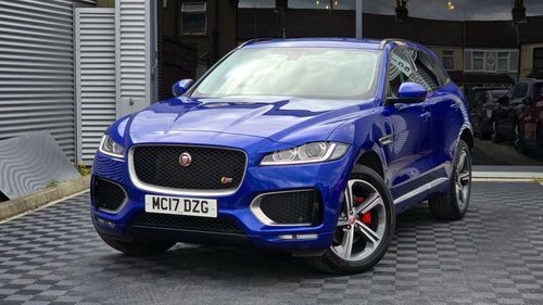Jaguar F Pace