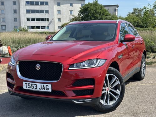 Jaguar F Pace