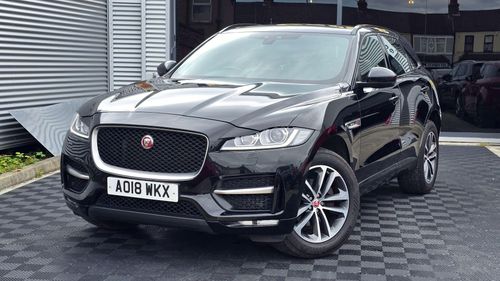Jaguar F Pace