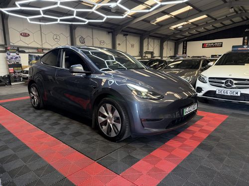Tesla MODEL  Y