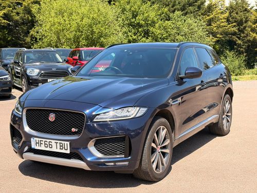 Jaguar F Pace