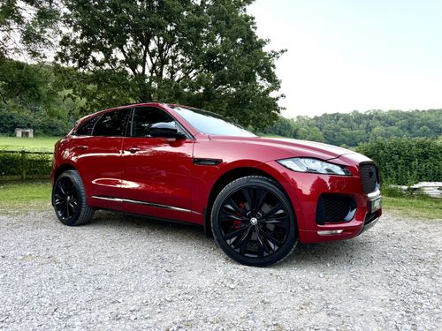 Jaguar F Pace