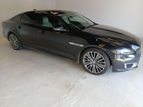 Jaguar XJ