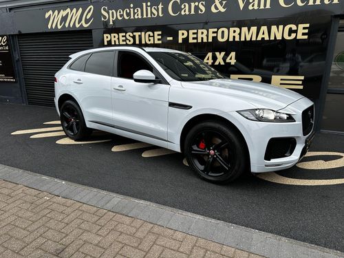 Jaguar F Pace