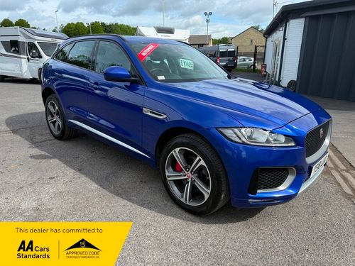 Jaguar F Pace
