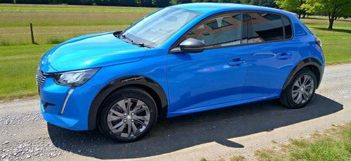 Peugeot E-208