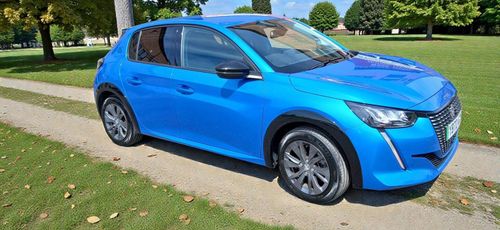 Peugeot E-208