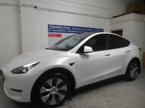 Tesla MODEL  Y