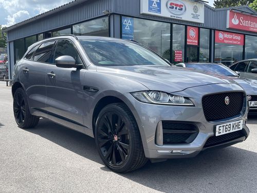 Jaguar F Pace