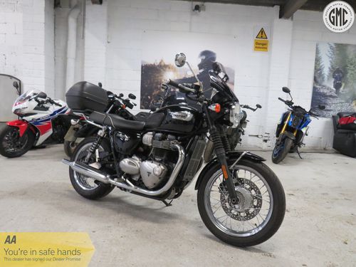 Triumph BONNEVILLE T100