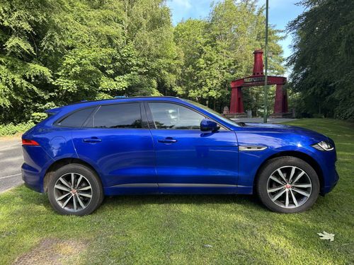 Jaguar F Pace