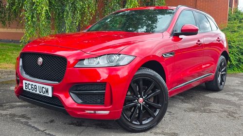 Jaguar F Pace