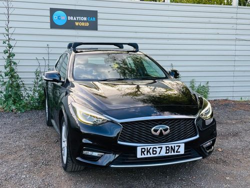 Infiniti Q30