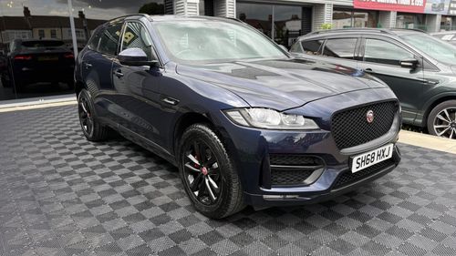 Jaguar F Pace
