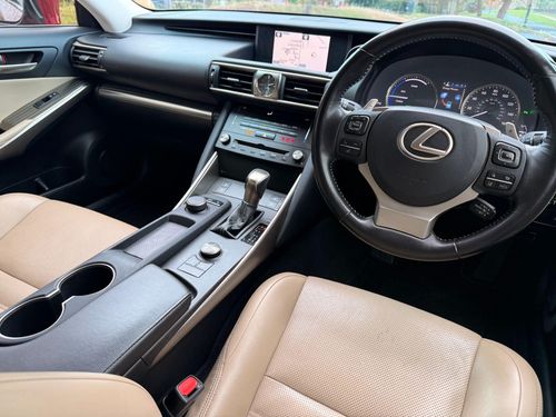 Lexus IS
