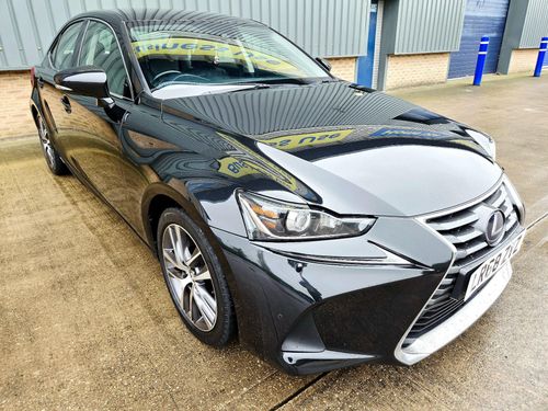 Lexus IS