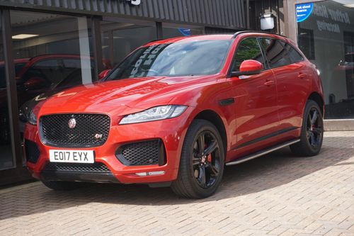 Jaguar F Pace