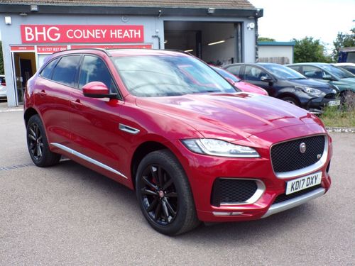Jaguar F Pace