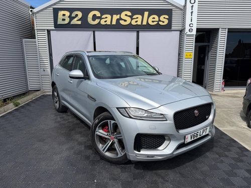 Jaguar F Pace