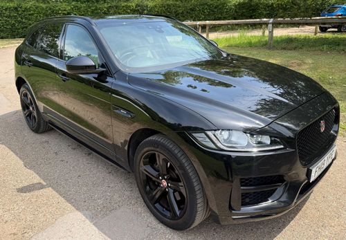 Jaguar F Pace