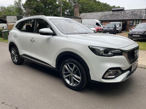 MG HS