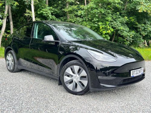 Tesla MODEL  Y