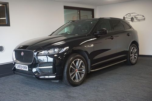Jaguar F Pace