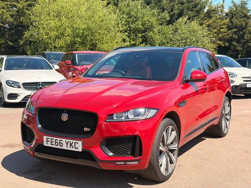 Jaguar F Pace