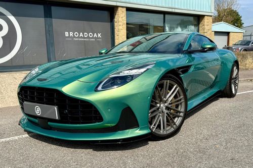 Aston Martin DB12