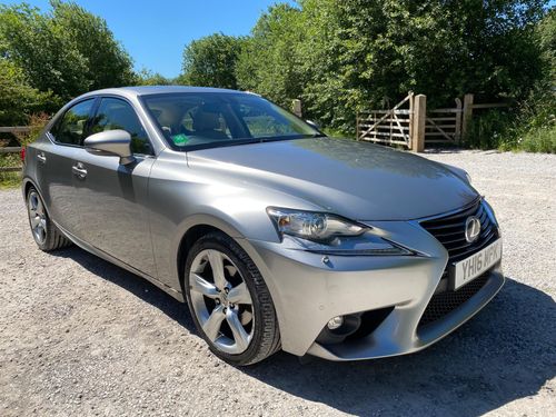 Lexus IS
