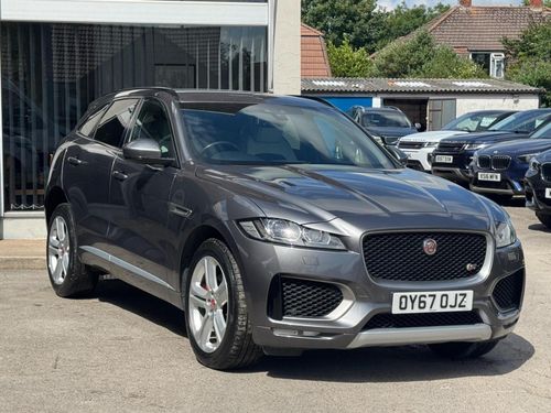Jaguar F Pace