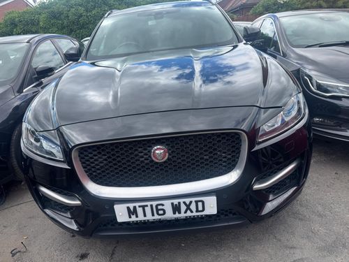 Jaguar F Pace
