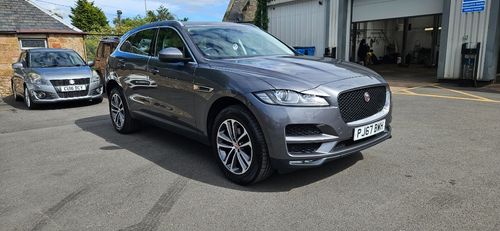 Jaguar F Pace