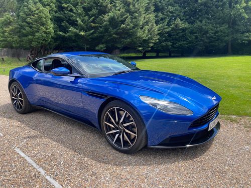 Aston Martin DB11