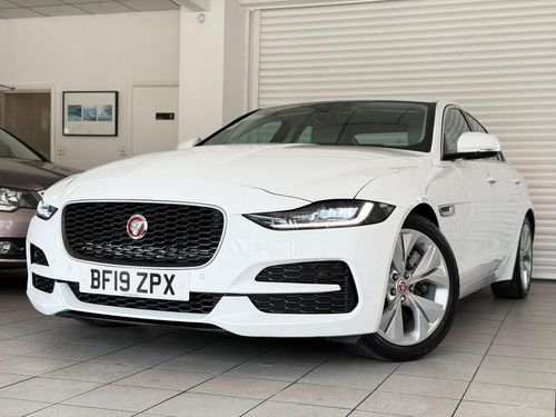 Jaguar XE