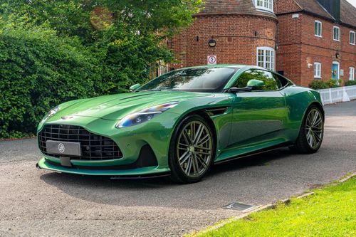 Aston Martin DB12