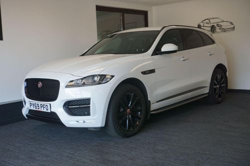 Jaguar F Pace