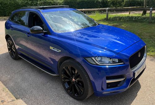 Jaguar F Pace
