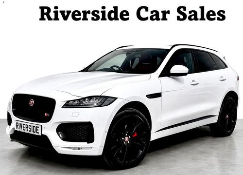 Jaguar F Pace