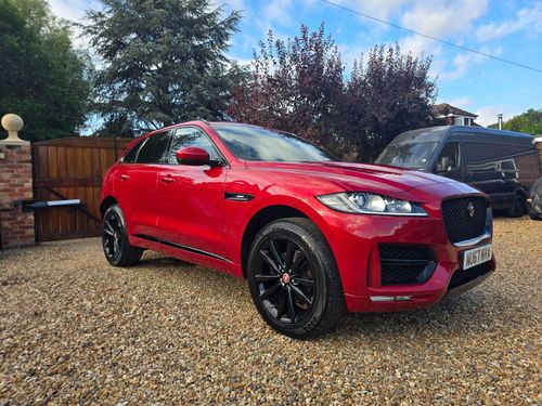 Jaguar F Pace
