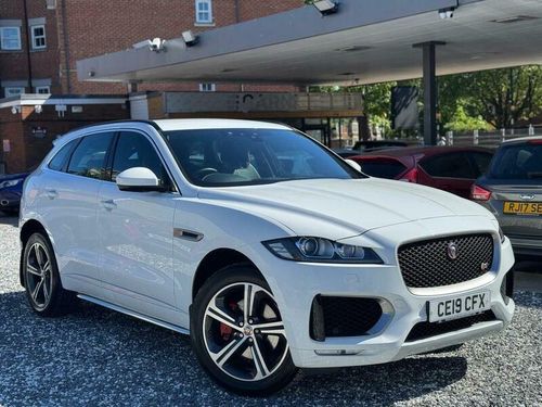 Jaguar F Pace