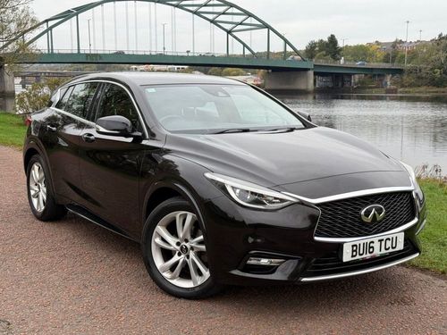 Infiniti Q30
