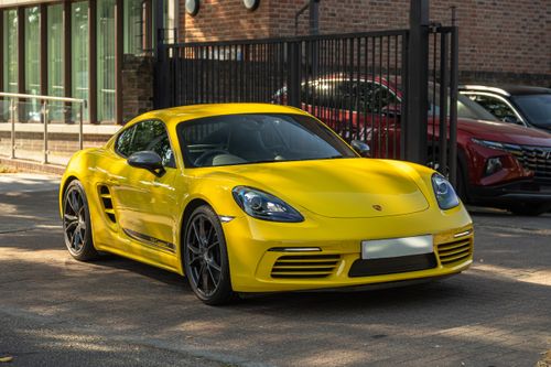 Porsche 718 Cayman