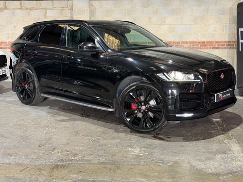 Jaguar F Pace