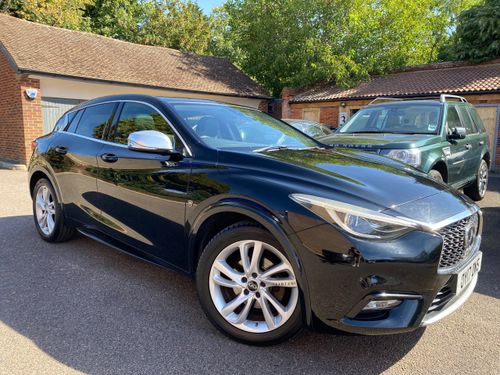 Infiniti Q30
